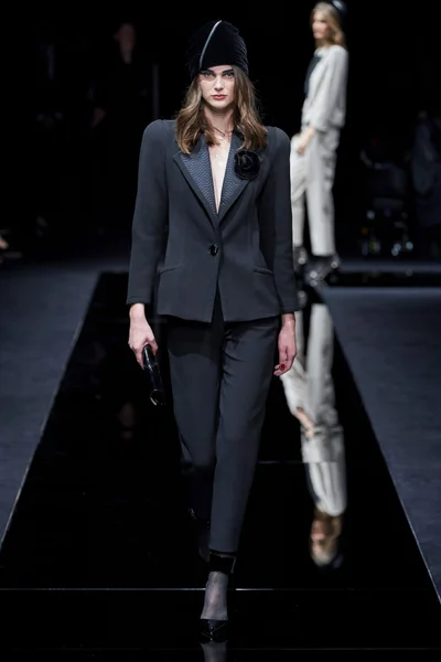 Look 13